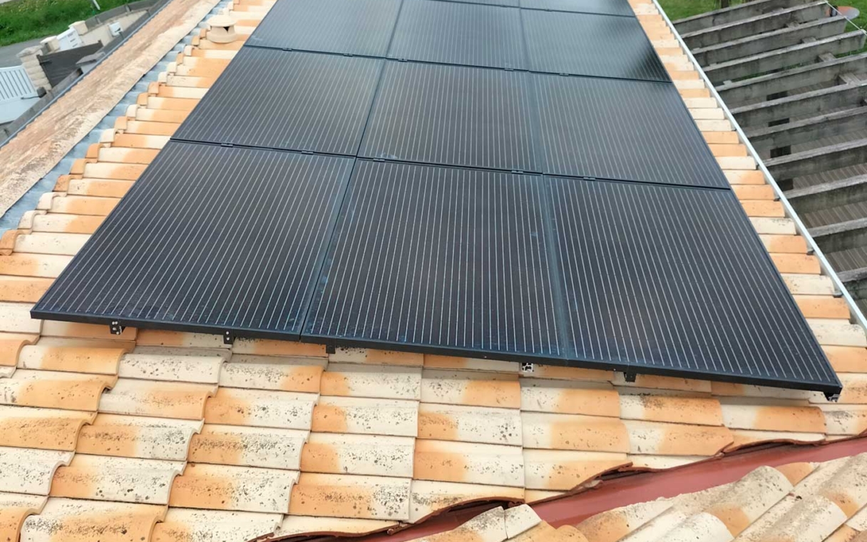 découvrez comment les panneaux photovoltaïques peuvent transformer votre consommation d'énergie tout en vous permettant de réaliser des économies significatives. investissez dans une solution durable et rentable pour votre maison et contribuez à la transition énergétique.