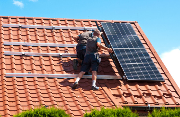 découvrez les avantages des panneaux photovoltaïques pour votre toiture ! optimisez votre consommation d'énergie et profitez d'une solution durable et écologique pour votre habitation. faciles à installer, ces panneaux vous permettront de réduire vos factures d'électricité tout en contribuant à la protection de l'environnement.