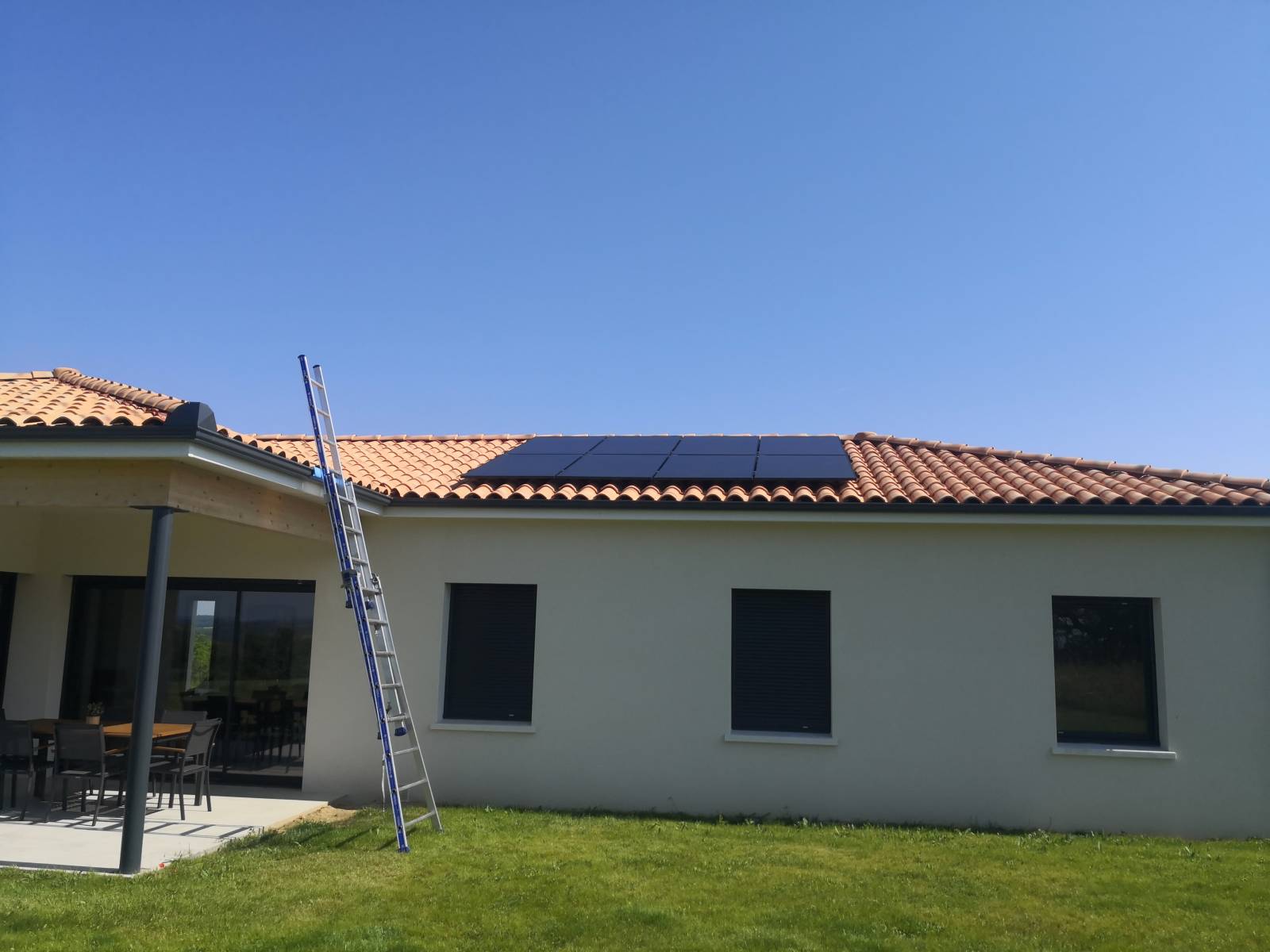 découvrez les panneaux solaires 3 kwc, une solution énergétique fiable et économique pour produire votre propre électricité. idéals pour les maisons individuelles, ces panneaux vous permettent de réduire vos factures d'énergie tout en contribuant à la protection de l'environnement. informez-vous sur leurs avantages, l'installation, et comment maximiser votre rendement solaire.