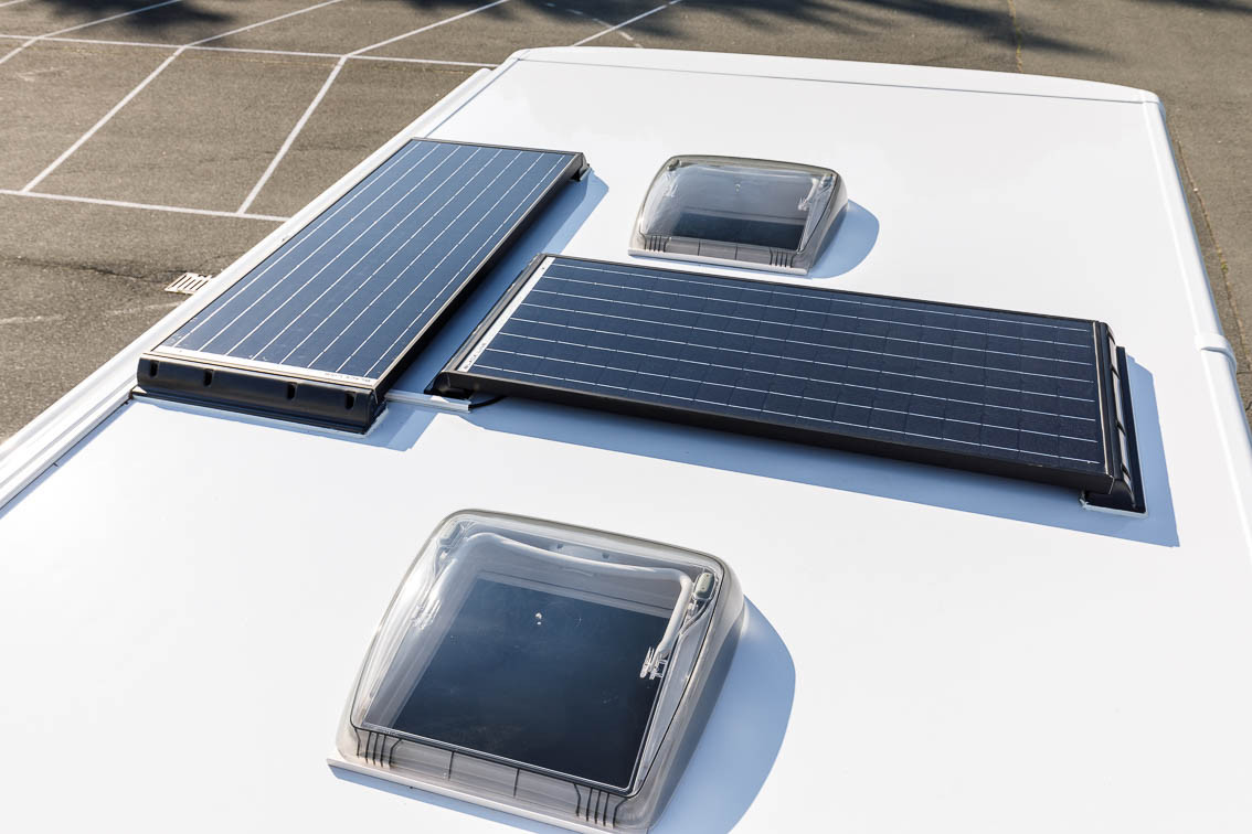 découvrez les panneaux solaires pour camping-car : une solution écologique et pratique pour alimenter vos appareils en pleine nature. profitez de l'autonomie énergétique lors de vos voyages tout en respectant l'environnement.