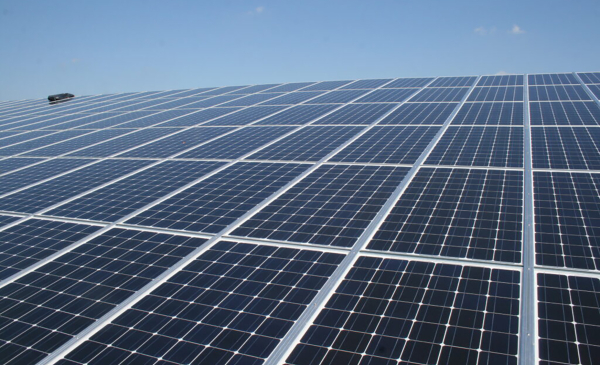 découvrez le parc photovoltaïque de bordeaux, une initiative innovante visant à produire de l'énergie renouvelable. explorez ses installations modernes, contribuez à la transition énergétique et admirez le paysage tout en bénéficiant d'une électricité propre et durable.