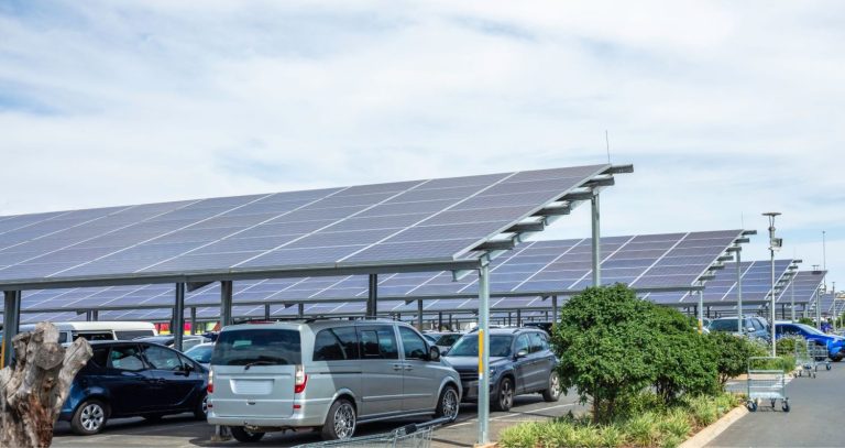 découvrez tout ce qu'il faut savoir sur le permis photovoltaïque : démarches, réglementations et avantages pour installer des panneaux solaires chez vous. simplifiez vos projets d'énergie verte !