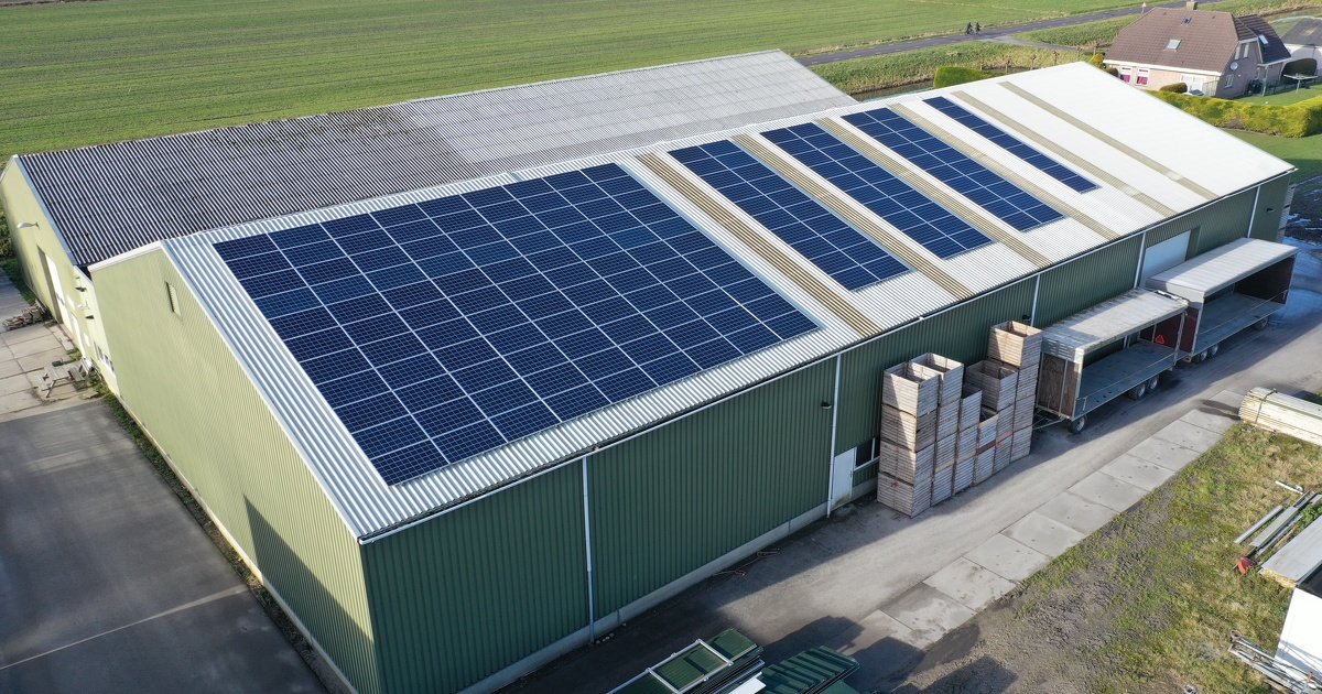 découvrez les avantages d'une installation photovoltaïque de 100 kwc pour optimiser votre production d'énergie solaire. profitez d'une solution écologique et économique pour réduire vos factures d'électricité tout en contribuant à la transition énergétique. contactez-nous dès aujourd'hui !