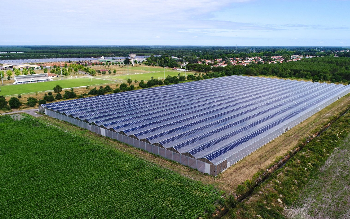 découvrez les avantages du photovoltaïque agricole pour optimiser la production d'énergie sur vos exploitations. apprenez comment cette technologie durable peut réduire vos coûts, valoriser vos terres et contribuer à la transition énergétique tout en préservant l'environnement.