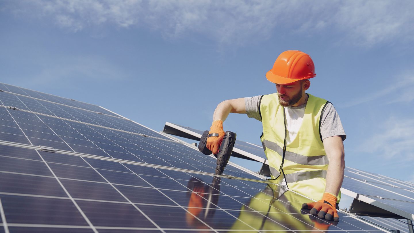 découvrez comment le photovoltaïque économique peut réduire vos factures d'énergie tout en préservant l'environnement. investissez dans des solutions solaires abordables et durables pour réaliser des économies significatives et profiter d'une énergie renouvelable.