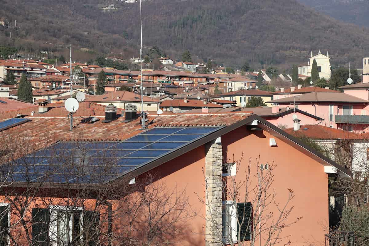 découvrez les avantages du photovoltaïque en occitanie : une solution énergétique durable pour réduire vos factures, contribuer à la transition écologique et profiter d'un ensoleillement exceptionnel. engagez-vous dans l'avenir de l'énergie renouvelable dès aujourd'hui.