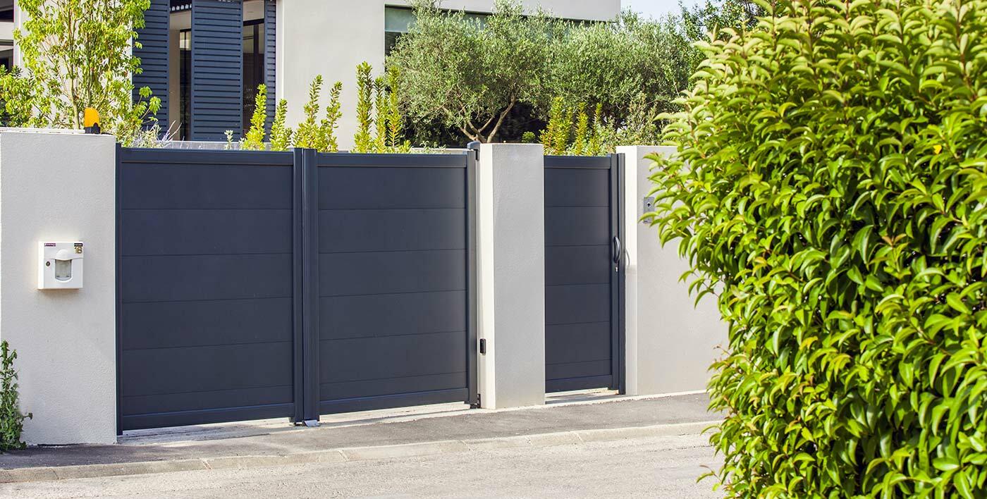 découvrez notre vaste sélection de portails automobiles, alliant sécurité, design et fonctionnalité. que vous cherchiez un portail coulissant, battant ou personnalisable, trouvez le modèle idéal qui s'intègre parfaitement à votre extérieur, tout en assurant une excellente protection à votre propriété.