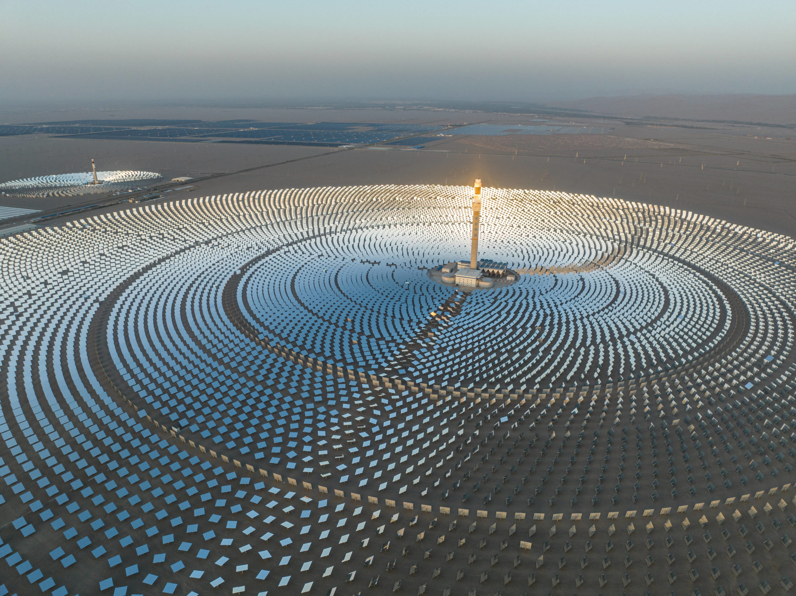 découvrez notre guide complet sur les prix des centrales solaires. comparez les coûts d'installation, les aides financières disponibles et les bénéfices à long terme pour faire le meilleur choix pour votre transition énergétique.