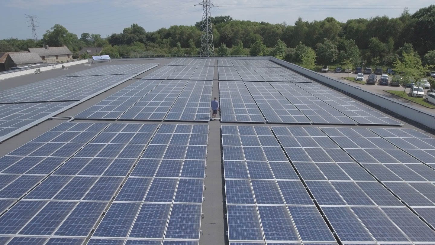 découvrez les tarifs compétitifs pour une formation complète en photovoltaïque. acquérez les compétences nécessaires pour installer et maintenir des systèmes solaires et participez à la transition énergétique. inscrivez-vous dès maintenant !