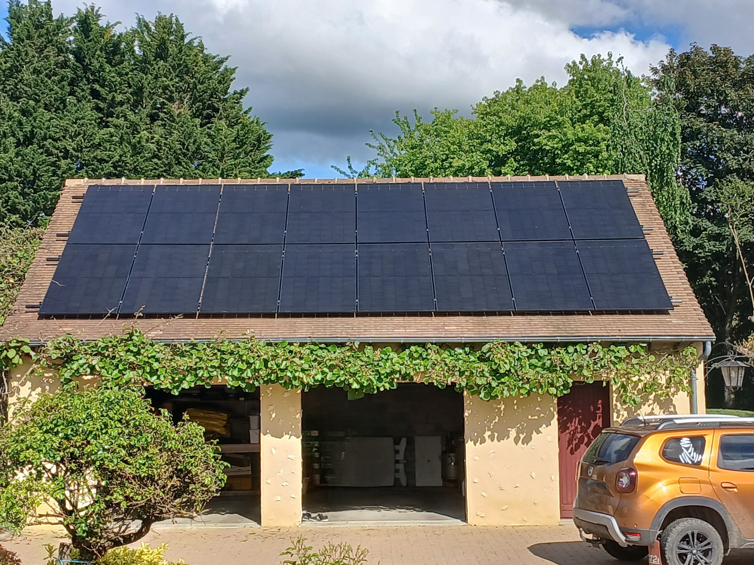 découvrez comment maximiser votre indépendance énergétique avec la puissance photovoltaïque pour particuliers. transformez votre toiture en source d'énergie renouvelable et réduisez vos factures d'électricité tout en contribuant à un avenir durable.