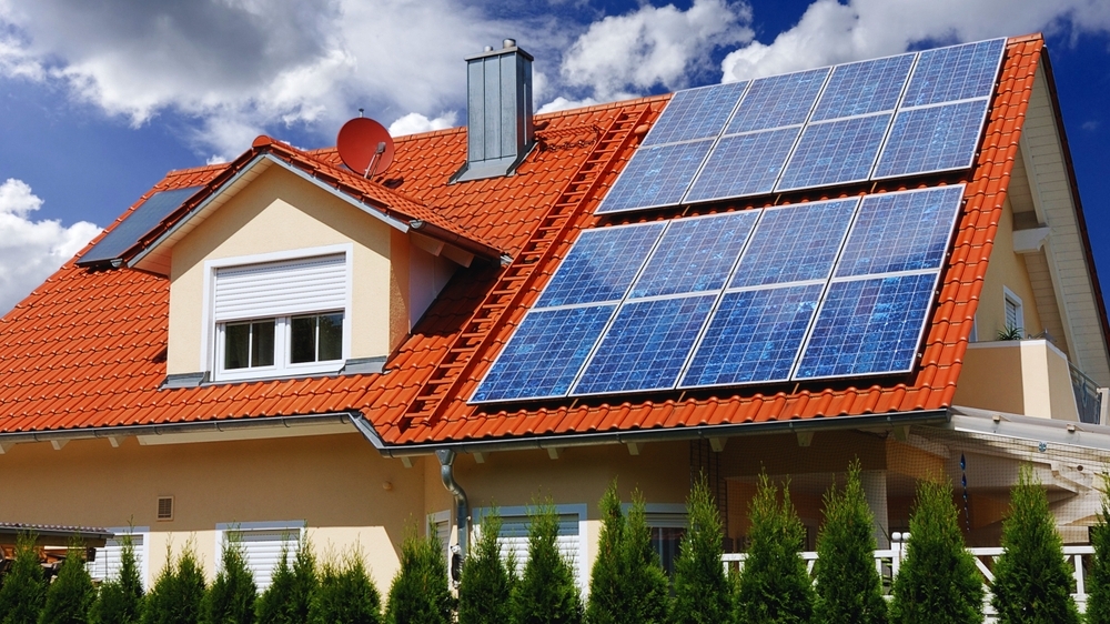 découvrez les avantages de la toiture solaire, une solution écologique et économique pour votre habitation. optimisez votre consommation d'énergie tout en contribuant à la préservation de l'environnement grâce à l'installation de panneaux solaires sur votre toit.