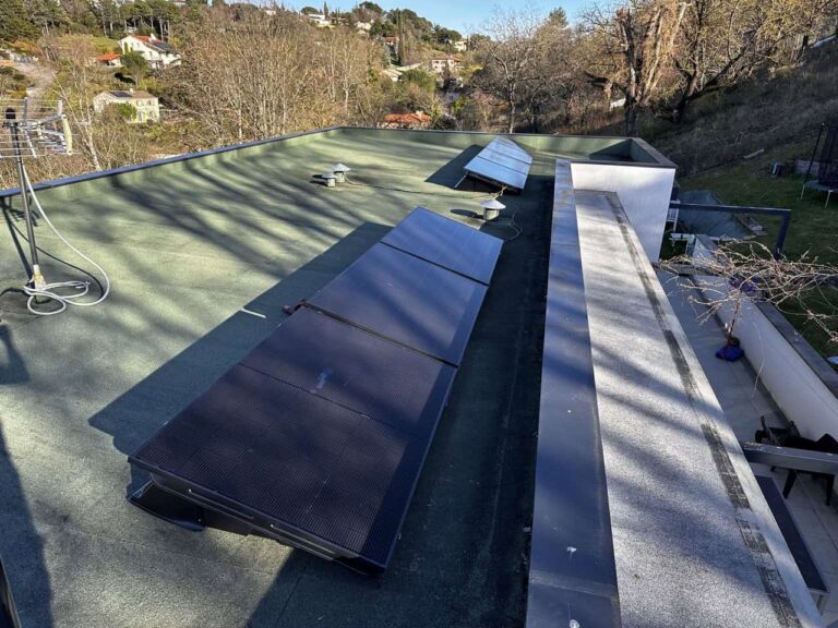 découvrez la tuile tesla, une solution innovante et esthétique pour votre toiture. conjuguant performance énergétique et design moderne, ces tuiles solaires révolutionnent l'architecture de votre maison tout en garantissant une durabilité exceptionnelle. transformez votre habitat avec la technologie tesla et bénéficiez d'une énergie renouvelable au quotidien.