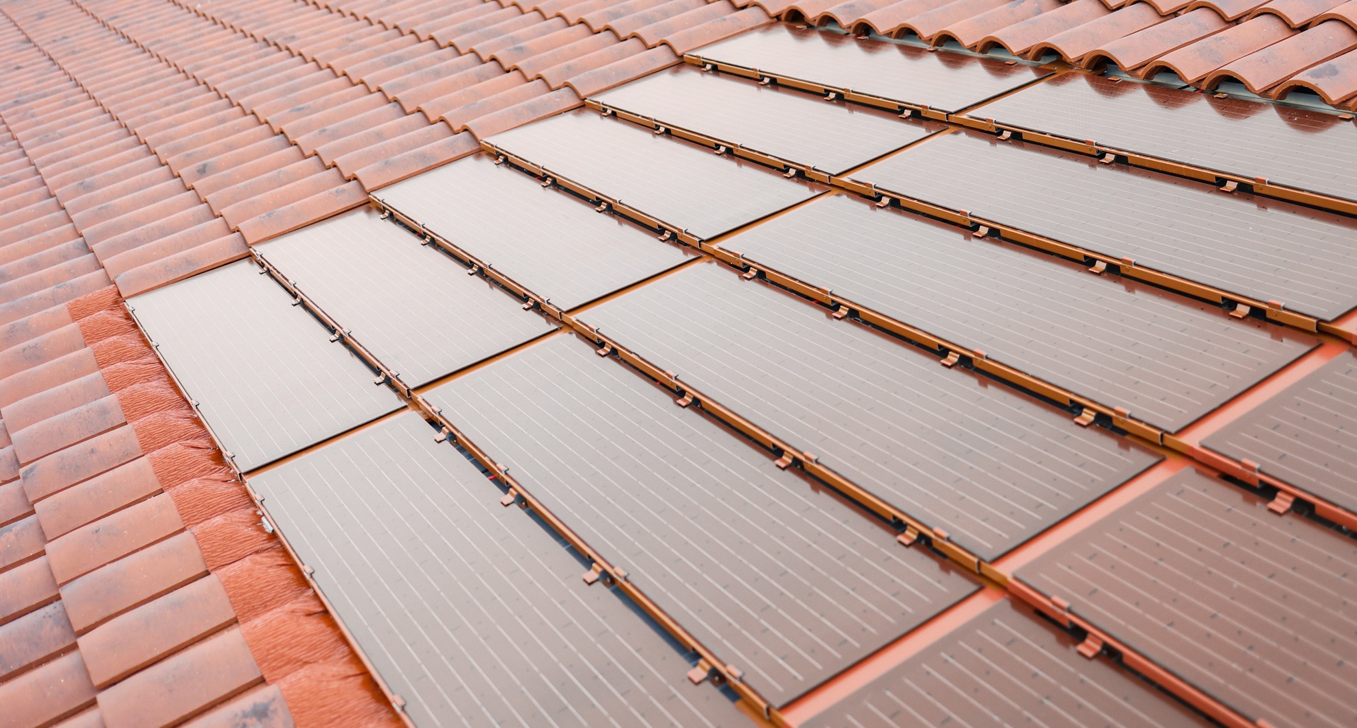 découvrez les tuiles tesla, une solution de toiture innovante alliant esthétique et performance. profitez de l'énergie solaire tout en apportant une touche moderne à votre maison grâce à ces tuiles photovoltaïques élégantes et durables.