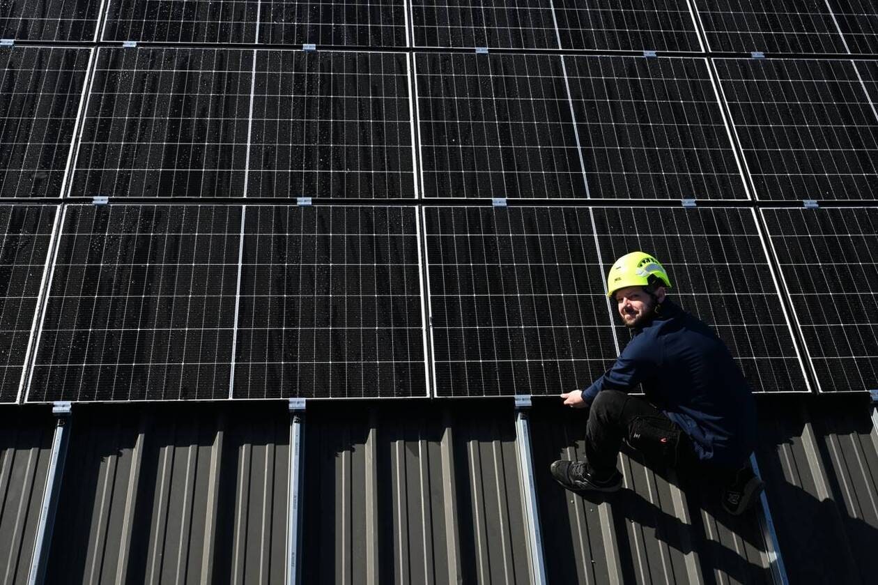 découvrez notre service d'aide pour l'installation et l'entretien de panneaux solaires. profitez d'une énergie renouvelable, réduisez vos factures et participez à la protection de l'environnement avec nos conseils et solutions adaptées.