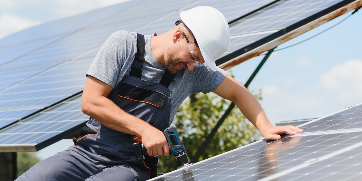 découvrez nos services de couvreur pv spécialisés dans l'installation et l'entretien de panneaux solaires. profitez d'une expertise locale pour optimiser votre toiture et bénéficier d'énergies renouvelables. contactez-nous pour un devis personnalisé !
