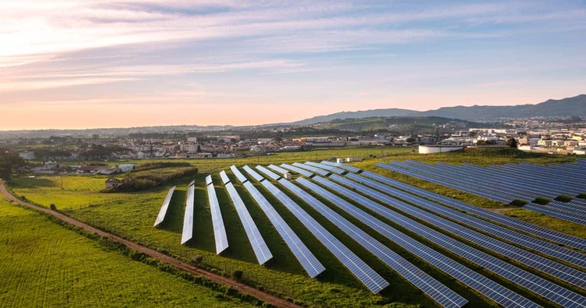 découvrez notre ferme photovoltaïque, un projet innovant dédié à la production d'énergie renouvelable grâce aux panneaux solaires. engagez-vous pour un avenir durable et bénéficiez d'une énergie propre et respectueuse de l'environnement.