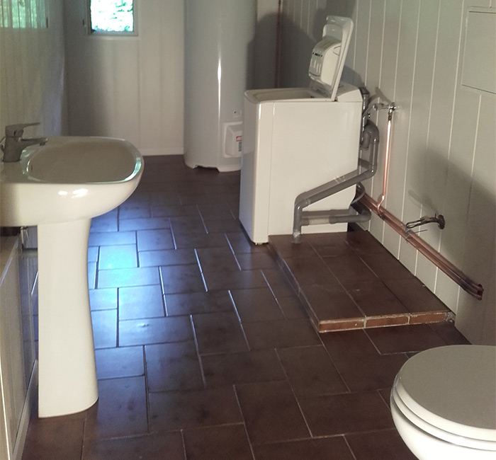 découvrez nos services d'installation de salles de bain sur mesure. profitez d'un accompagnement professionnel pour transformer votre espace en un lieu de détente et de confort, avec des solutions adaptées à vos besoins et à votre budget.