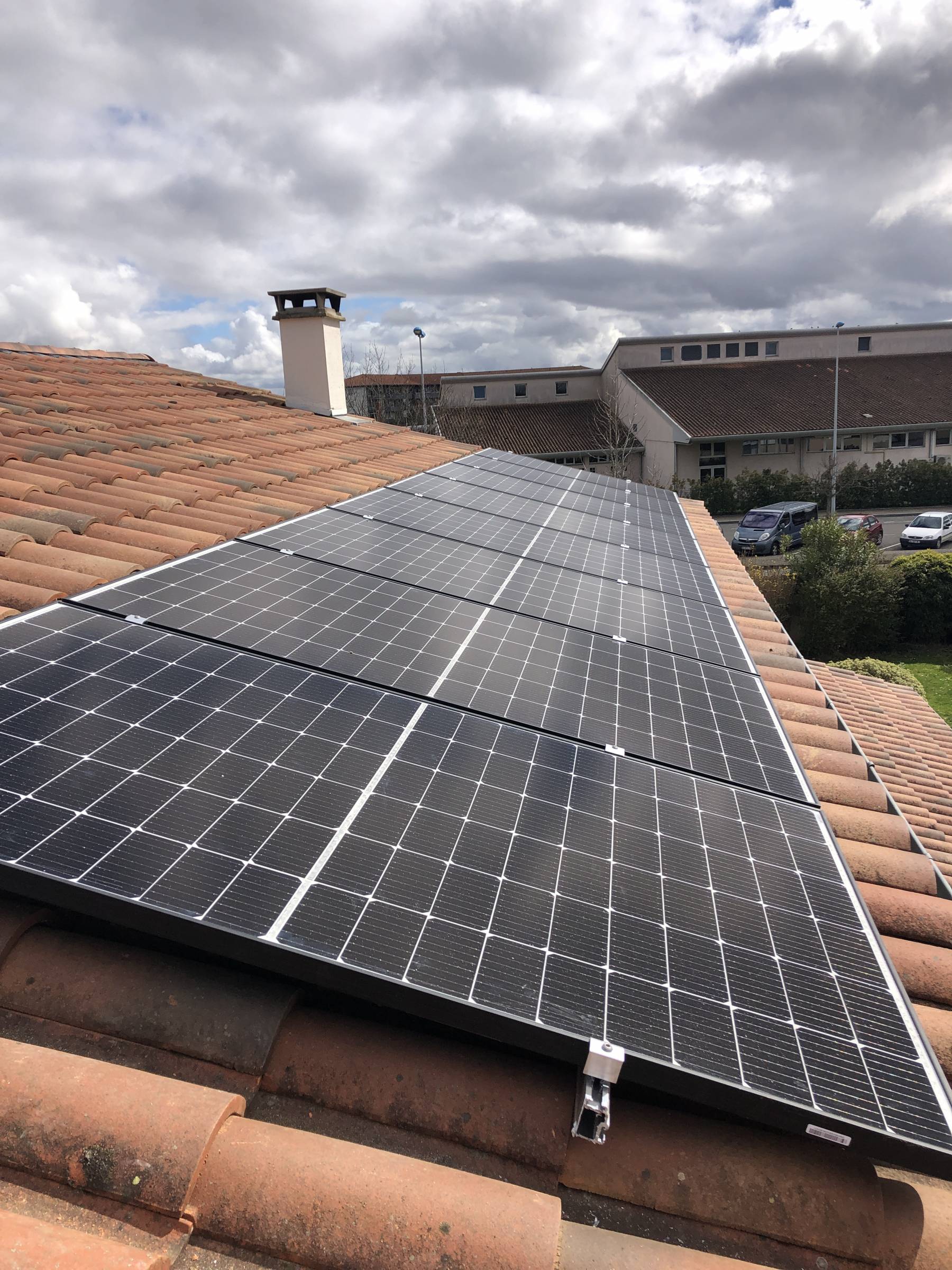 découvrez nos solutions d'installation photovoltaïque à toulouse pour optimiser votre production d'énergie solaire. économisez sur vos factures d'électricité tout en contribuant à la protection de l'environnement.