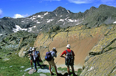 découvrez les merveilles des montagnes : paysages à couper le souffle, aventures en plein air et expériences inoubliables au cœur de la nature. explorez des sommets majestueux et laissez-vous séduire par la beauté sauvage des montagnes.