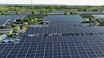 découvrez l'énergie solaire avec officiel photovoltaïque, votre guide complet sur les installations photovoltaïques, les technologies émergentes et les avantages écologiques. transformez votre maison en une source d'énergie durable et économisez sur vos factures d'électricité dès aujourd'hui.