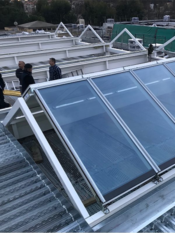 découvrez les avantages des panneaux solaires verrière pour optimiser l'énergie solaire dans vos espaces tout en offrant une esthétique moderne et lumineuse. idéals pour les toits en verre, ils transforment votre habitation en un lieu éco-responsable.