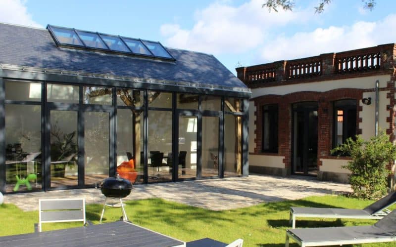 découvrez comment un panneau solaire verrière peut transformer votre espace tout en optimisant l'énergie solaire. idéal pour maximiser la lumière naturelle tout en réduisant vos factures d'électricité, ce système innovant allie esthétisme et écologie.