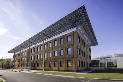 découvrez nos panneaux solaires verrière, une solution innovante pour maximiser l'utilisation de l'énergie solaire tout en apportant lumière et esthétisme à votre espace. idéaux pour les bâtiments modernes, ces panneaux allient performance énergétique et design contemporain.