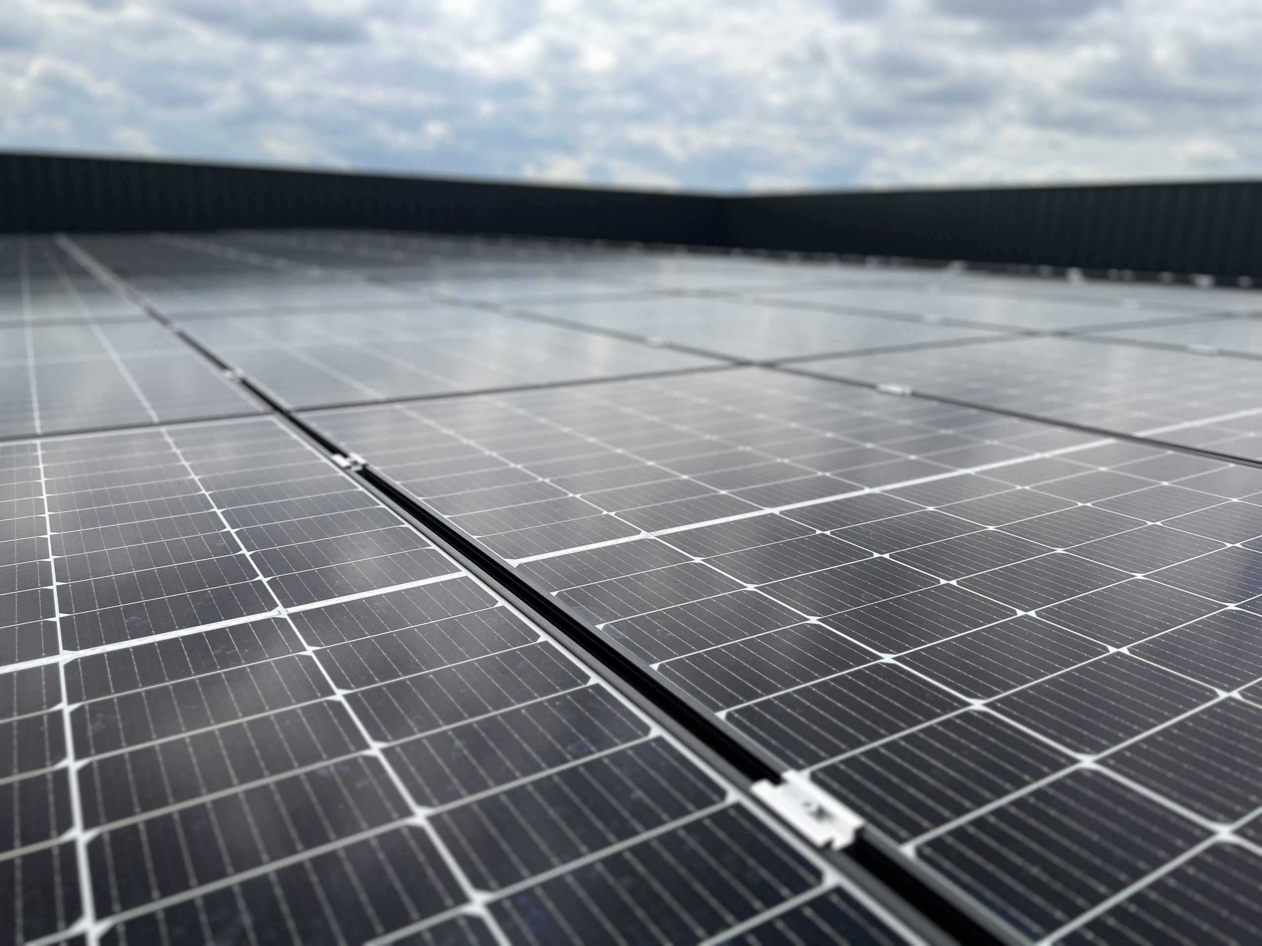 découvrez les avantages de l'énergie photovoltaïque, une solution durable pour produire votre propre électricité. informez-vous sur les technologies, les installations et les aides financières disponibles pour faire le choix éco-responsable.