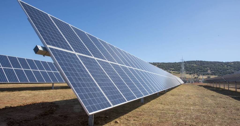 découvrez les avantages du photovoltaïque en espagne, un pays ensoleillé qui maximise l'énergie solaire. informez-vous sur les installations, incitations gouvernementales et les meilleures pratiques pour tirer le meilleur parti de votre système photovoltaïque.