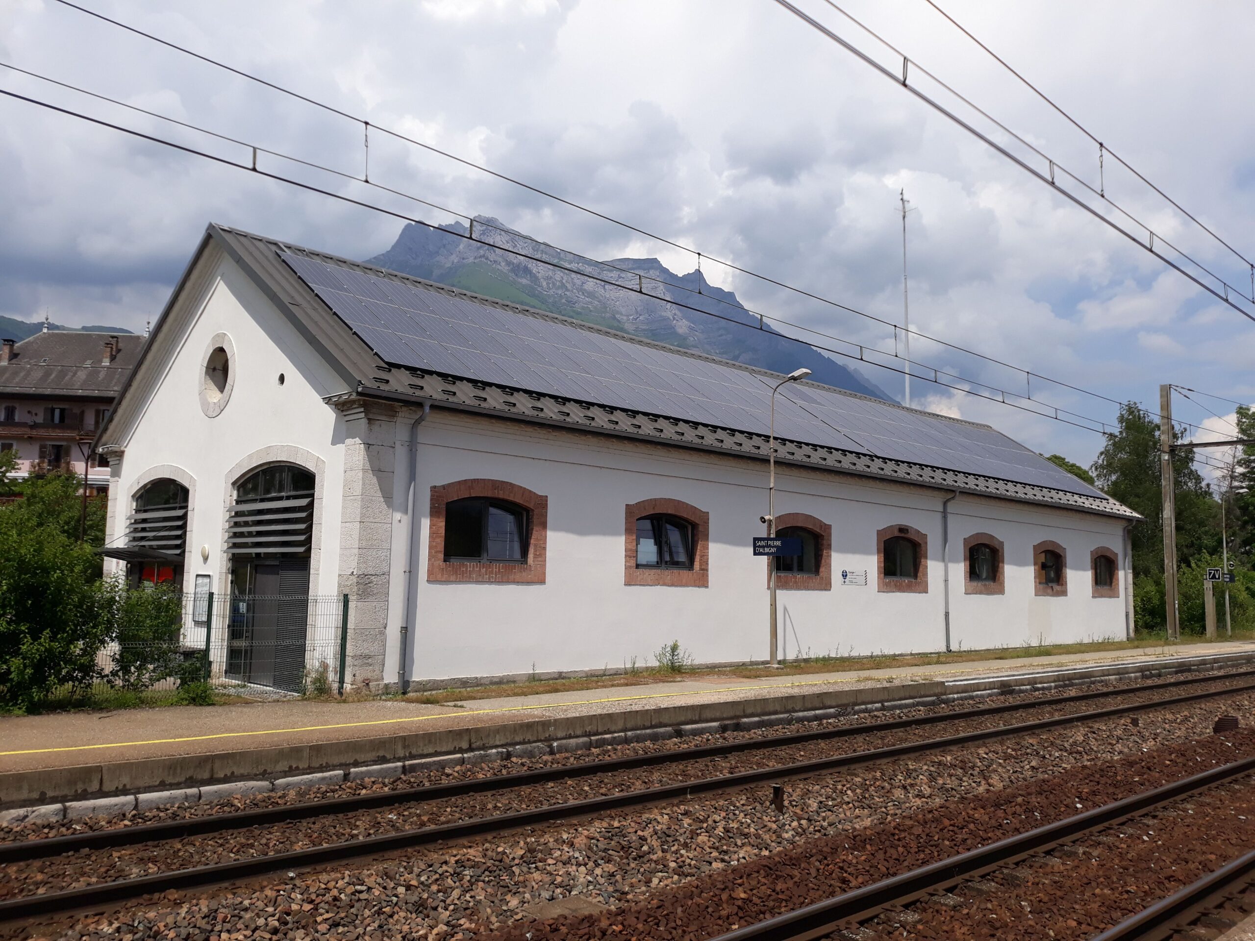 découvrez le pv savoie, votre référence pour tout savoir sur la beauté naturelle, les activités de plein air et les trésors culturels de la région de savoie en france. plongez dans un univers de paysages époustouflants et d'aventures inoubliables.
