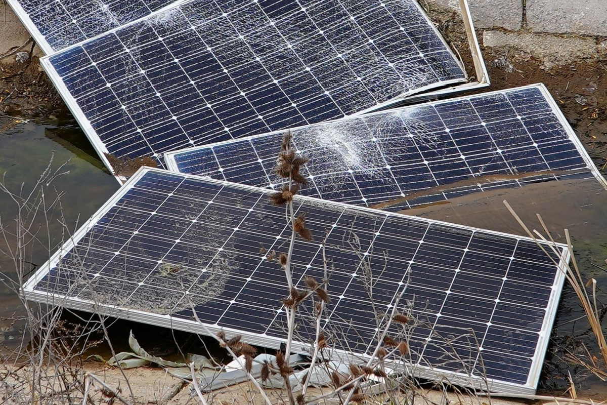 découvrez l'importance du recyclage photovoltaïque pour un avenir durable. apprenez comment les panneaux solaires en fin de vie peuvent être réutilisés et transformés, réduisant ainsi l'impact environnemental et favorisant une économie circulaire. engagés pour la planète, adoptons des solutions écoresponsables !