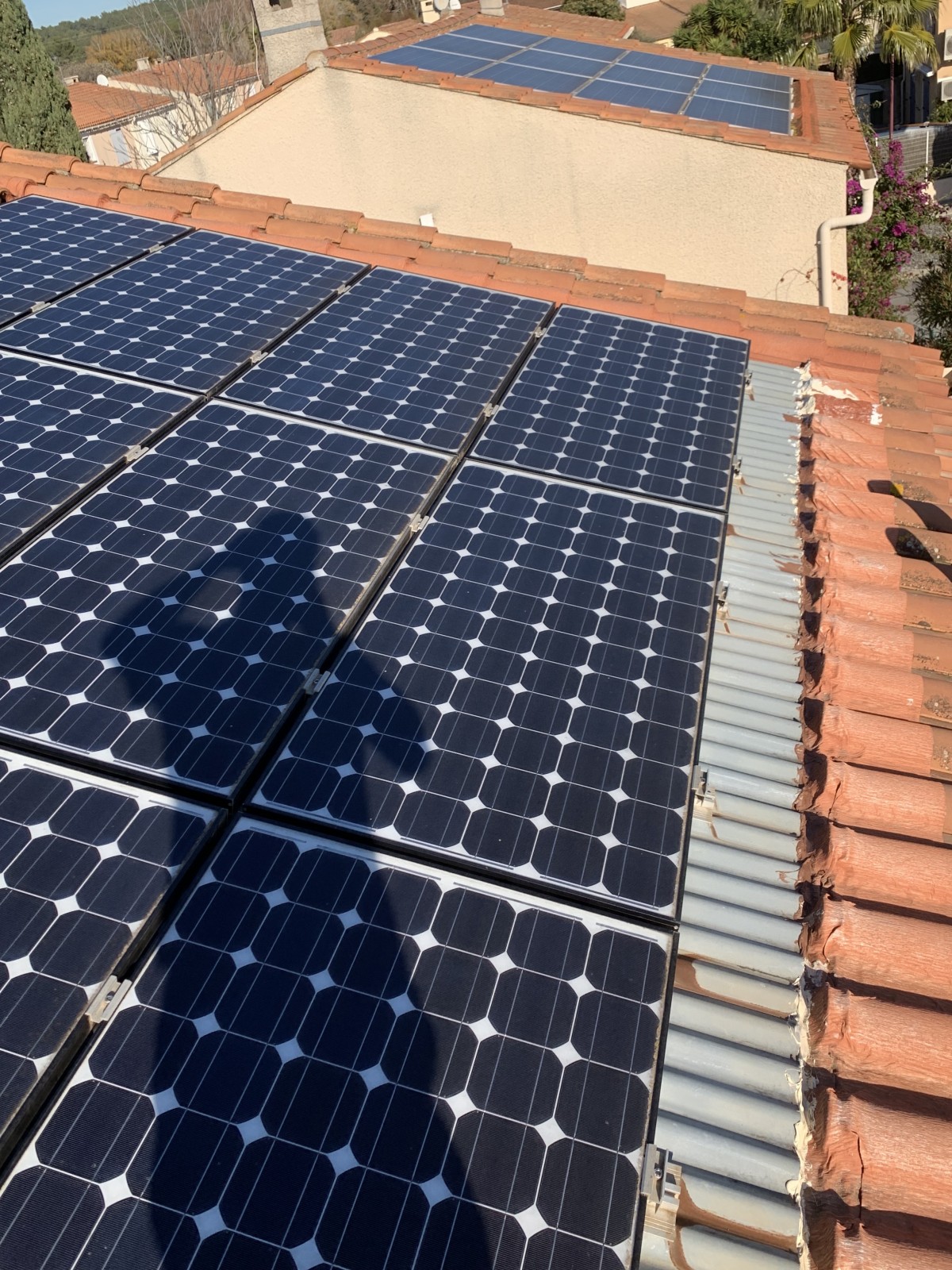 besoin d'une réparation de vos panneaux photovoltaïques ? notre service professionnel garantit une remise en état rapide et efficace pour optimiser la performance de votre installation solaire. contactez-nous dès aujourd'hui pour un diagnostic et un devis gratuits.