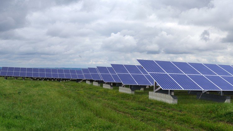 découvrez le solaire participatif : une nouvelle façon de s'engager pour l'énergie renouvelable. participez à des projets collectifs qui permettent de financer et de bénéficier de l'énergie solaire, tout en contribuant à la transition énergétique et à la préservation de l'environnement. rejoignez un mouvement citoyen pour un avenir durable.