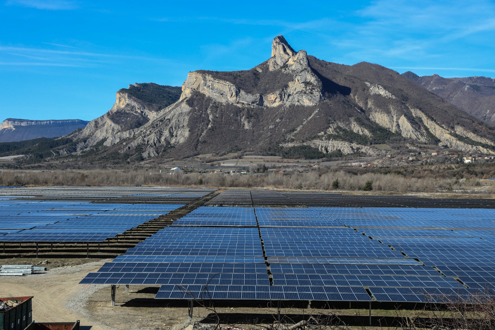 découvrez le solaire participatif, une initiative engageante qui permet à chacun de contribuer à la production d'énergie renouvelable. participez à des projets collectifs pour favoriser l'éco-responsabilité et réduire votre empreinte carbone tout en bénéficiant d'avantages économiques.