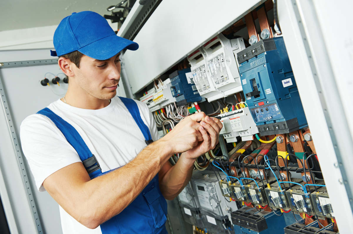 découvrez le métier de technicien en photovoltaïque (pv), un professionnel clé dans l'installation et la maintenance des panneaux solaires. apprenez-en plus sur ses compétences, ses responsabilités et l'importance croissante des énergies renouvelables dans notre société.