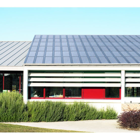 découvrez les avantages de la toiture photovoltaïque, une solution écologique et économique pour produire votre propre électricité. optez pour une énergie renouvelable et réduisez votre facture d'électricité tout en préservant l'environnement.