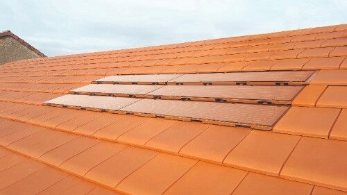 découvrez les tuiles photovoltaïques, une solution innovante pour intégrer l'énergie solaire dans votre toiture tout en préservant l'esthétique de votre maison. apprenez comment ces tuiles produisent de l'électricité, réduisent vos factures d'énergie et contribuent à un avenir durable.