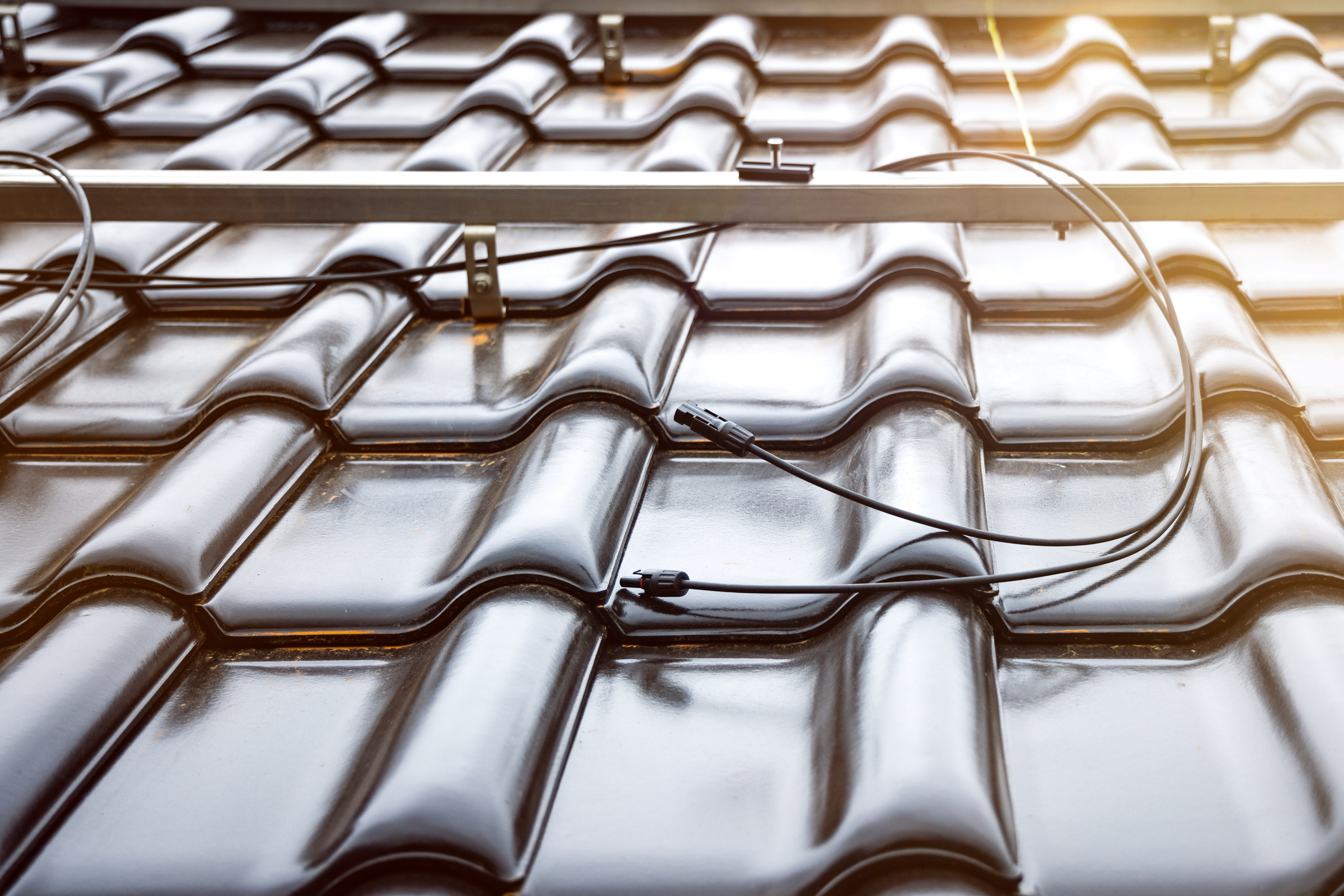 découvrez les tuiles photovoltaïques, une solution innovante et esthétique pour produire de l'énergie solaire tout en préservant l'apparence de votre toiture. idéales pour optimiser l'efficacité énergétique de votre maison, ces tuiles allient performance et design. transformez votre toit en source d'énergie durable dès aujourd'hui !