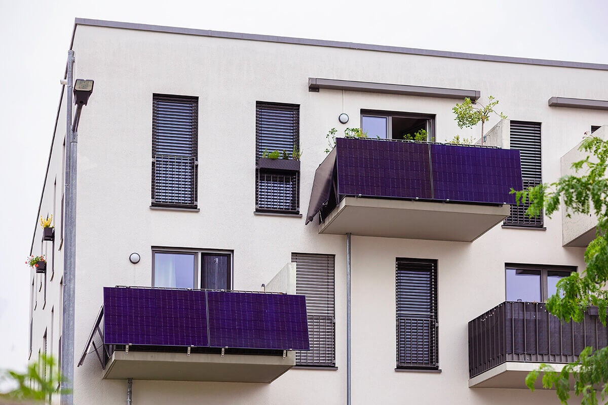 découvrez nos offres de vente d'immeubles équipés de panneaux photovoltaïques. investissez dans un bien durable et performant, alliant rentabilité énergétique et valorisation immobilière. profitez des avantages fiscaux et contribuez à la transition énergétique.