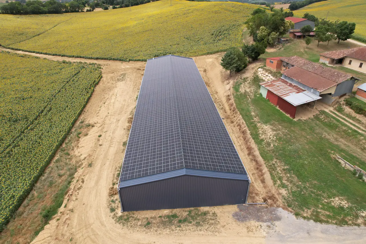découvrez les avantages des bâtiments photovoltaïques : des structures innovantes qui intègrent des panneaux solaires pour une production d'énergie renouvelable, tout en améliorant l'efficacité énergétique de vos projets.