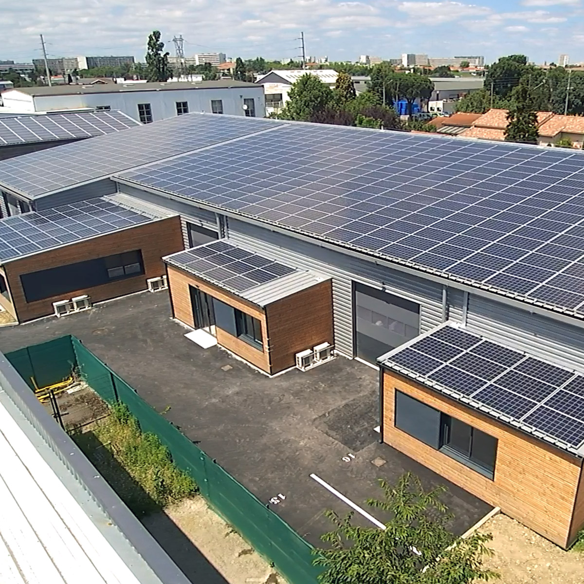 découvrez notre expert en bâtiment photovoltaïque, une solution innovante pour optimiser votre consommation d'énergie tout en préservant l'environnement. transformez votre toiture en centrale électrique et réduisez vos factures d'électricité grâce à nos installations sur mesure.