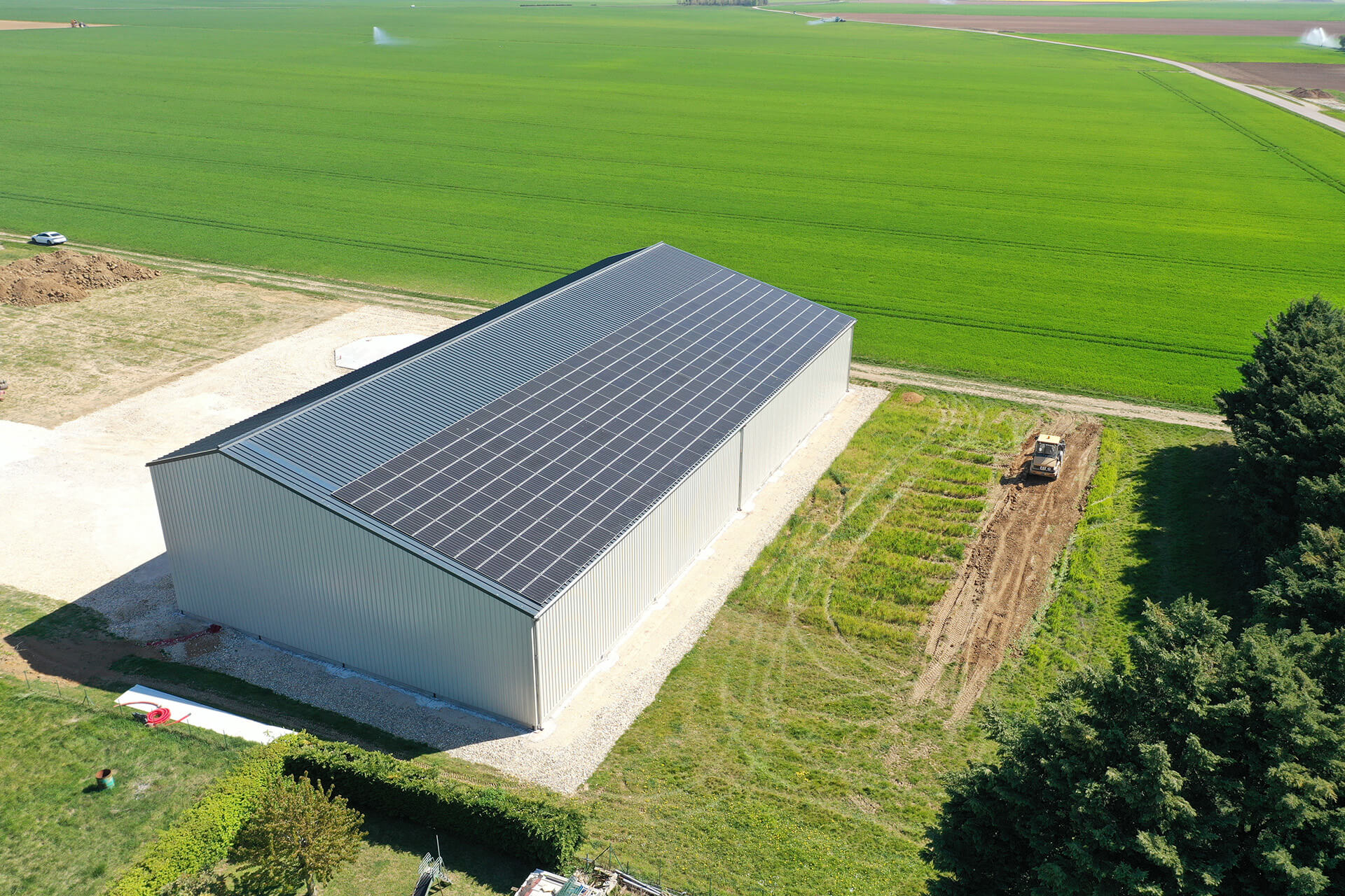 découvrez les avantages des bâtiments photovoltaïques, une solution innovante pour produire votre propre énergie solaire tout en préservant l'environnement. optimisez votre consommation d'énergie et réduisez vos factures grâce à cette technologie durable et performante.