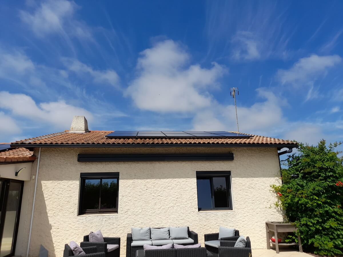découvrez les avantages des bâtiments photovoltaïques résidentiels : économisez sur vos factures d'énergie, réduisez votre empreinte carbone et valorisez votre patrimoine grâce à l'installation de panneaux solaires. transformez votre maison en une source d'énergie renouvelable durable.