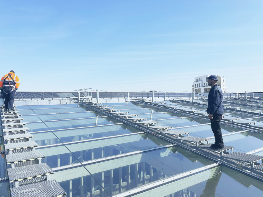 découvrez l'univers novateur du cinéma solaire, une expérience cinématographique qui allie art, écologie et technologie. plongez dans des films projetés grâce à l'énergie renouvelable du soleil, tout en participant à la promotion de pratiques cinématographiques durables et respectueuses de l'environnement.