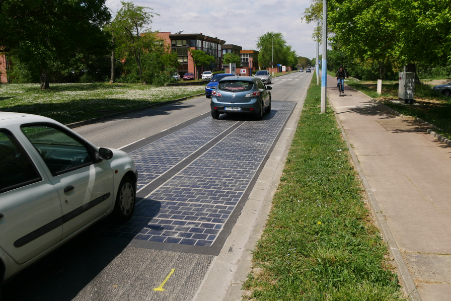 découvrez les avantages des colas photovoltaïques, une solution innovante et durable pour produire de l'énergie solaire tout en préservant l'intégrité des surfaces routières. explorez comment cette technologie révolutionnaire contribue à un avenir énergétique plus vert.