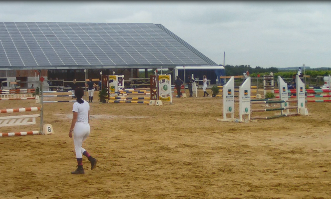 découvrez l'écurie solaire, un concept innovant alliant passion pour les chevaux et respect de l'environnement. profitez d'installations équestres écologiques qui utilisent l'énergie solaire pour offrir des services de qualité tout en préservant notre planète. rejoignez-nous pour une expérience équestre unique et durable!