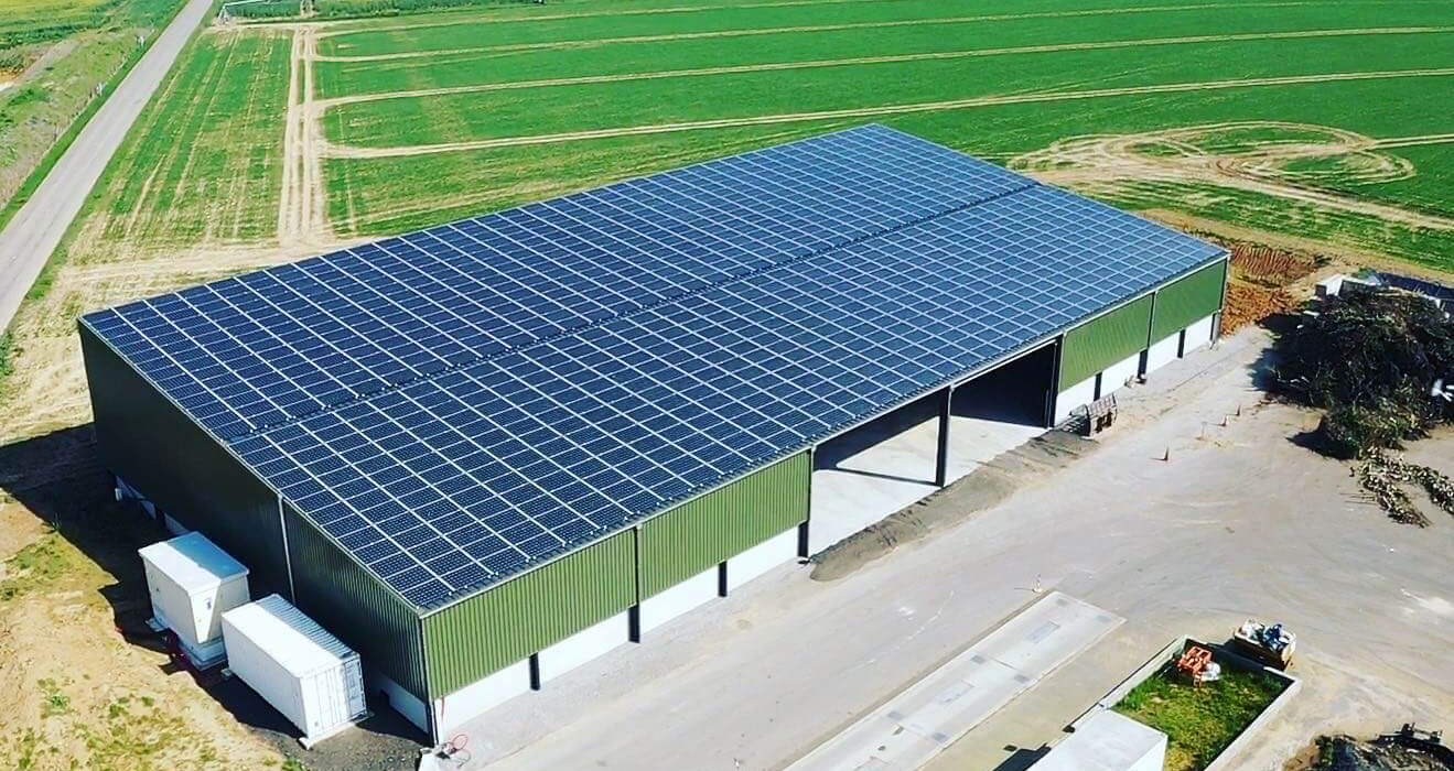 découvrez notre hangar solaire, une solution innovante et écologique pour stocker vos biens tout en produisant de l'énergie renouvelable. idéal pour les professionnels et les particuliers, participez à la transition énergétique avec un espace à la fois pratique et respectueux de l'environnement.