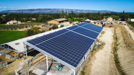 découvrez les hangars solaires, des solutions innovantes pour optimiser l'utilisation de l'énergie solaire tout en offrant un espace de stockage efficace. idéaux pour les entreprises soucieuses de l'environnement, ces structures allient durabilité et performance.