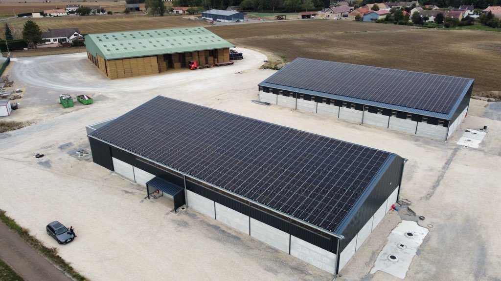 découvrez notre offre exceptionnelle de bâtiments photovoltaïques, alliant performance énergétique et respect de l'environnement. optimisez votre espace avec des solutions durables et rentables qui réduisent vos factures d'électricité tout en contribuant à la transition énergétique.
