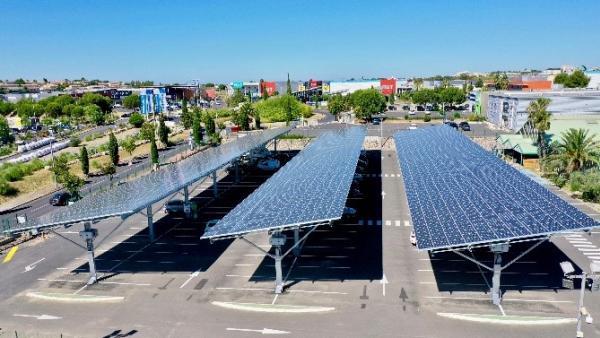 découvrez les ombrières photovoltaïques, une solution innovante alliant protection contre le soleil et production d'énergie renouvelable. idéales pour les espaces publics et privés, elles optimisent l'usage des surfaces tout en contribuant à la transition énergétique.